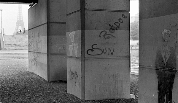 Paris (C) Peter Marshall, 1984