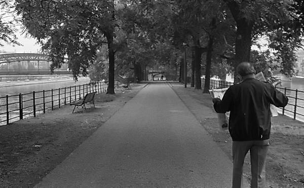 Paris (C) Peter Marshall, 1984