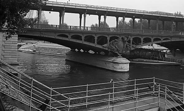 Paris (C) Peter Marshall, 1984