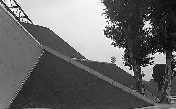 Paris (C) Peter Marshall, 1984