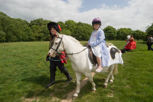 Walton-on-the-Hill May Pageant © 2007, Peter Marshall