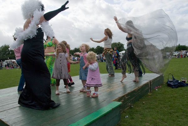 Walton-on-the-Hill May Pageant © 2007, Peter Marshall