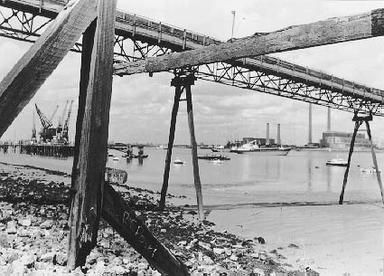 Thames - view towards Tilbury